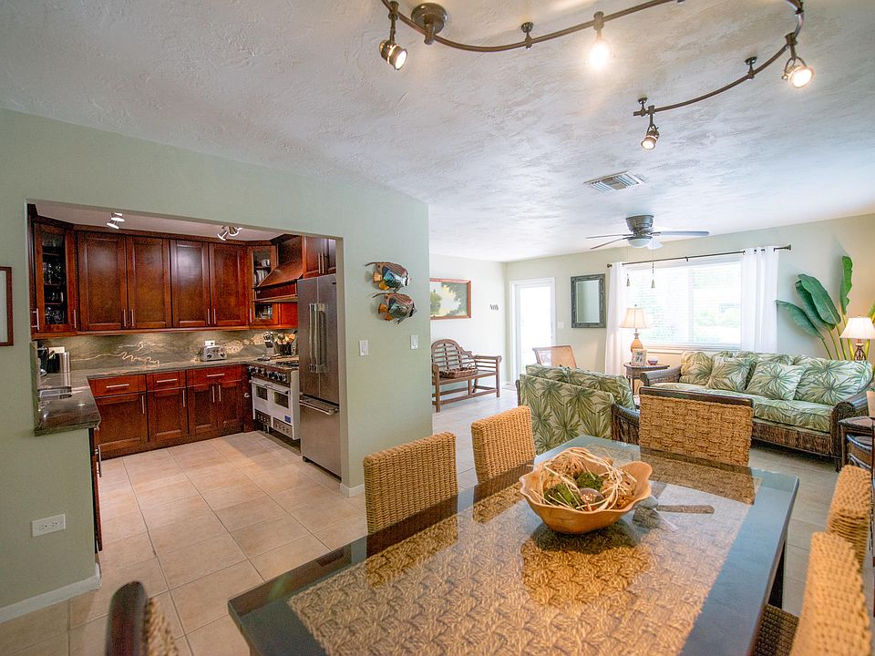 1st image of 137 Fontaine Dr