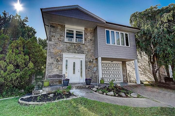 1st image of 82 Grayson St #2