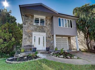 82 Grayson St #2, Staten Island, NY 10306