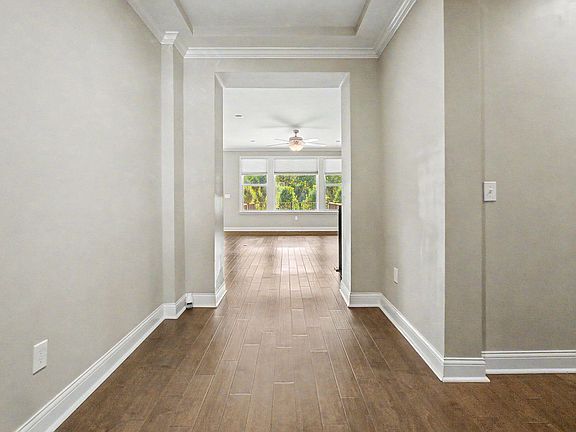 4th image of 949 Traemore Pl
