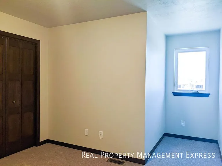 5404 S Dubuque Ave — Photo 9