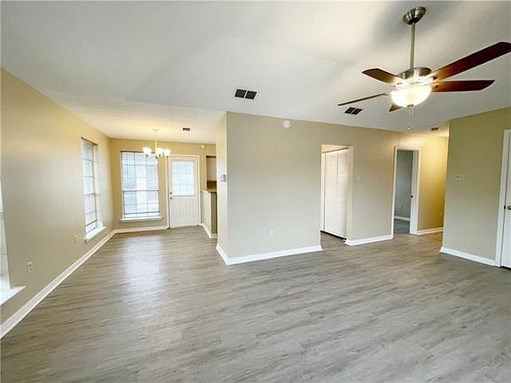 2nd image of 104 Parkway North Dr