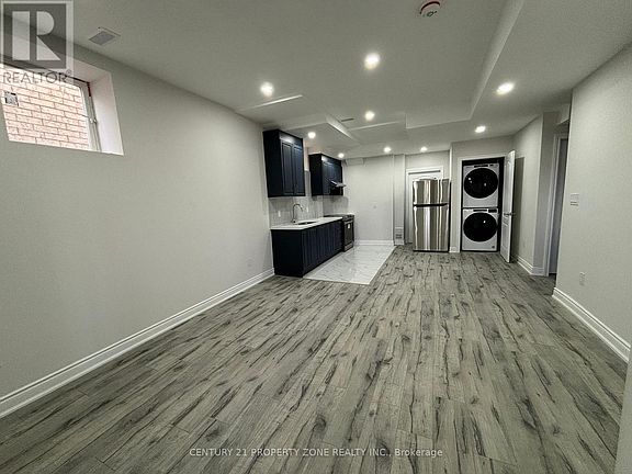 4th image of 61 Hawtrey Rd #Basement