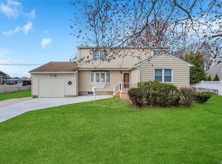 15 Mida Ct, West Babylon, NY 11704