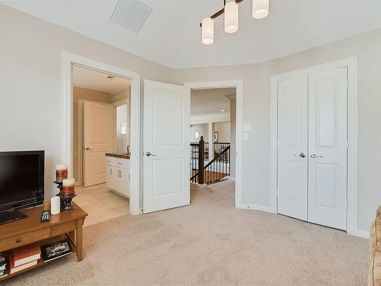 1826 Jade Hollow Ln — Photo 37