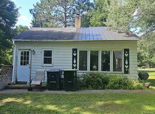 640 Hunter Rd, Iron River, MI 49935