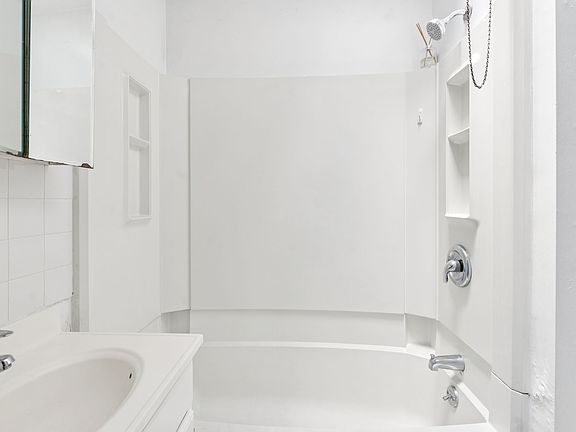 5th image of 4133 Ridge Ave #3