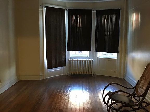 4th image of 3278 38th St #1