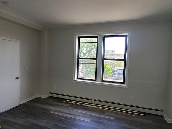3rd image of 150 S Harrison St #1E