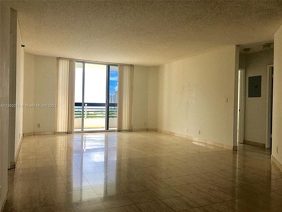 4th image of 3600 Mystic Pointe Dr APT 1717