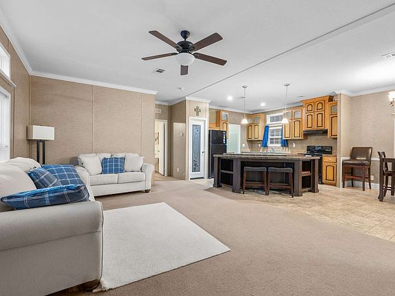5th image of 466 SW January Dr