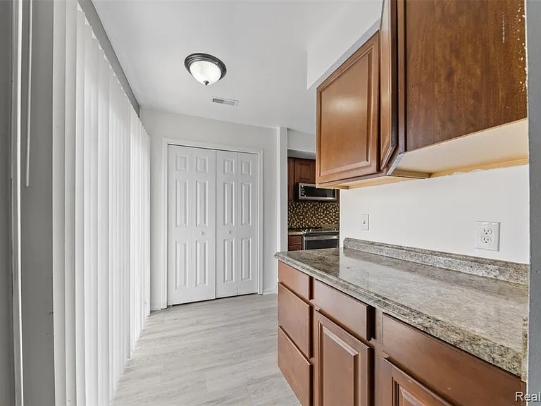16515 Terrace Village Dr — Photo 21