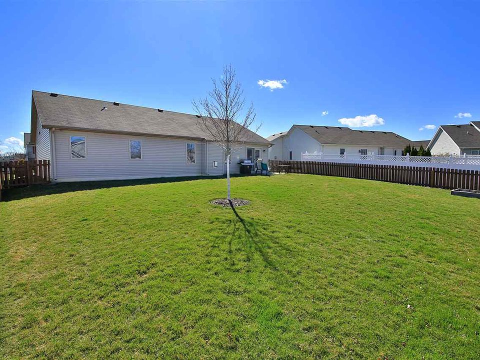 2nd image of 2608 Sugar Tree Dr