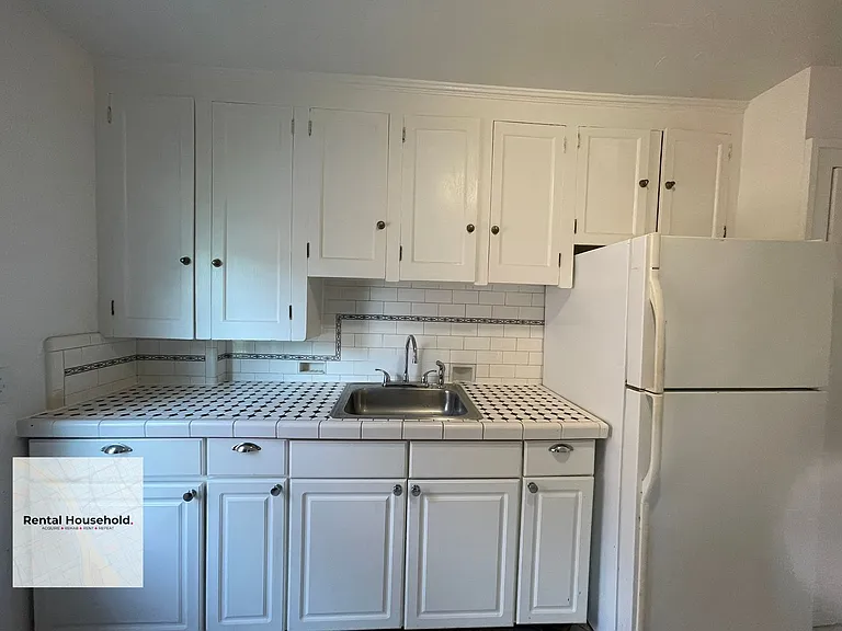 3656 Bedford St — Photo 3
