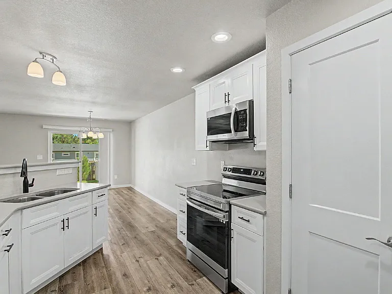 4209 Date St — Photo 26