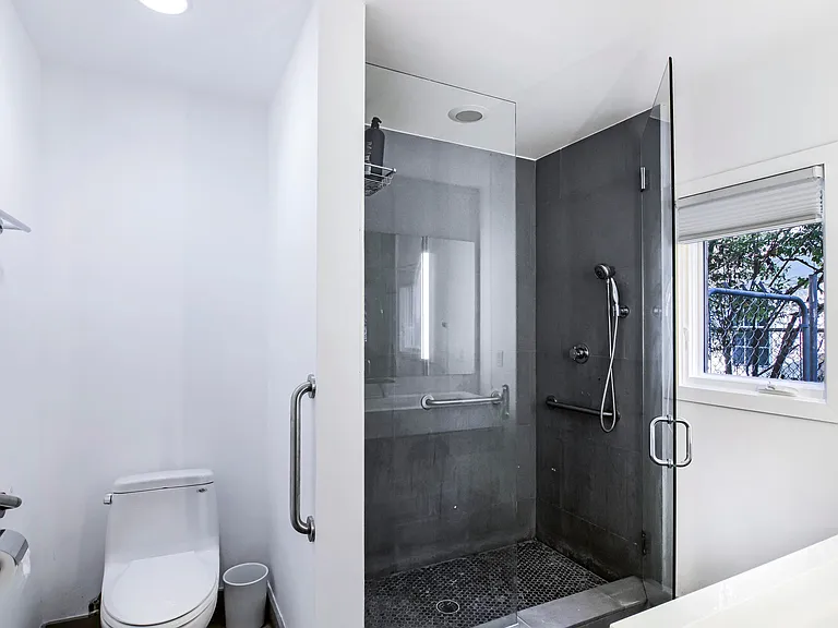 222 Park Ave — Photo 8