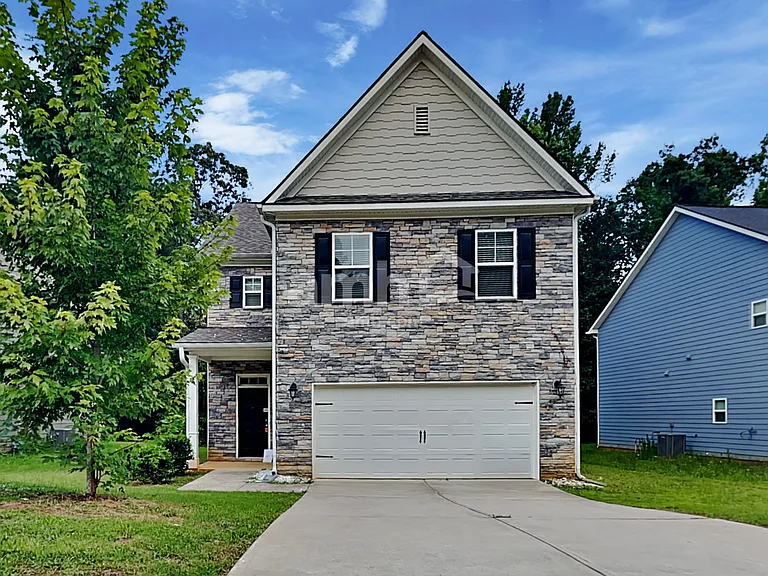 174 Makenna Dr — Photo 1