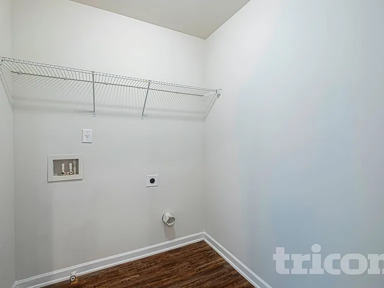 4035 Evelyn View Ct — Photo 1