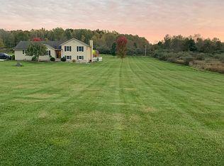 8058 Stallion Rd NW, Magnolia, OH 44643