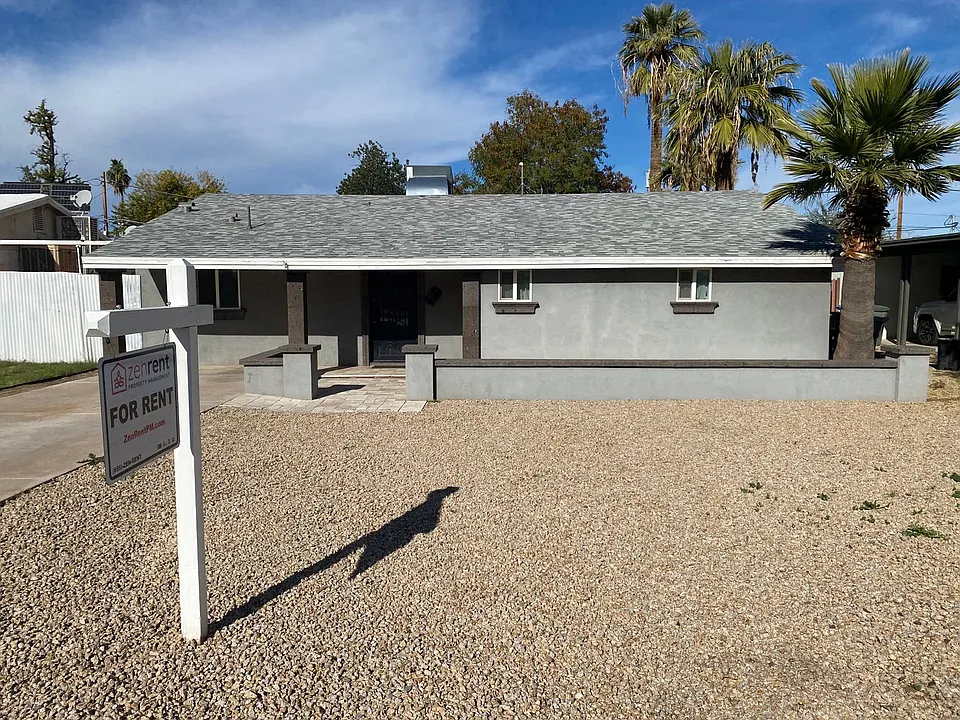 2032 W Medlock Dr