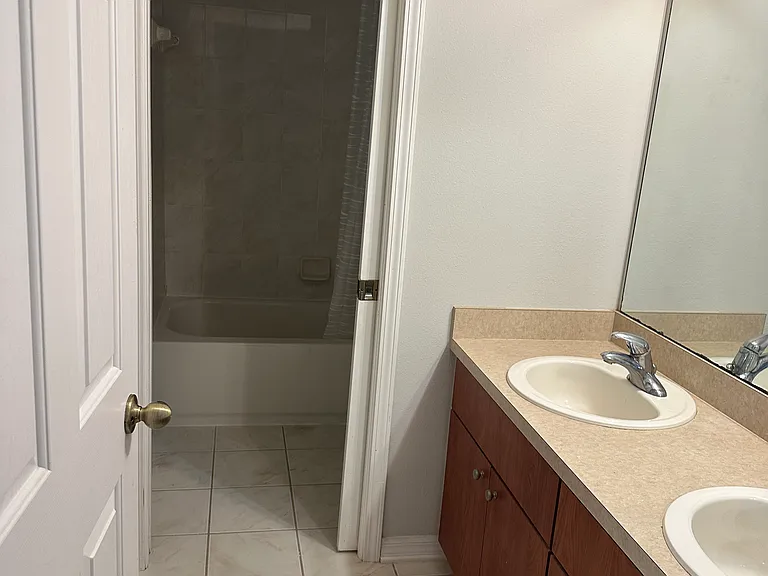 24806 Siena Dr — Photo 10