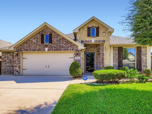 1021 Longhorn Dr, Aubrey, TX 76227