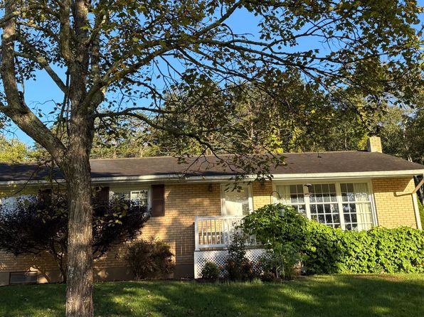 99 Shagbark Ln