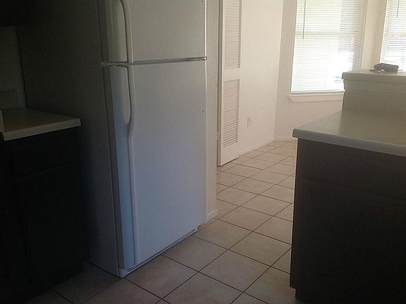 4th image of 462 Village Creek Dr