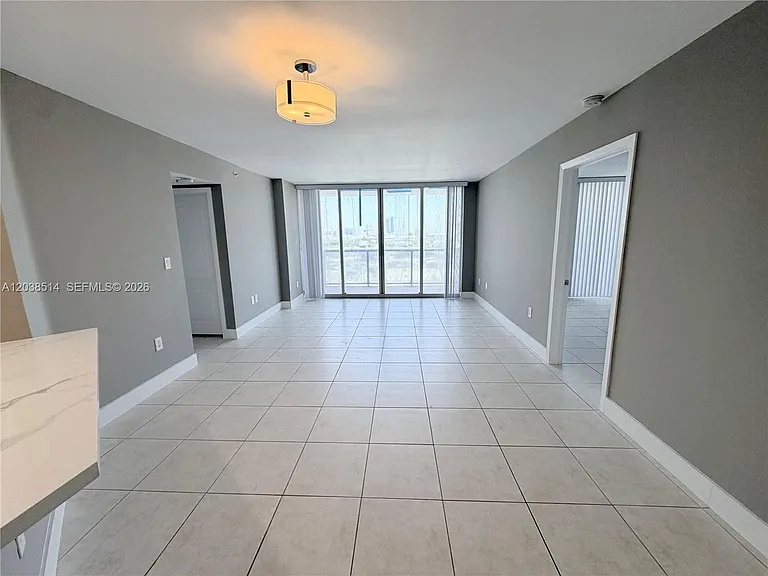 1800 Sunset Harbour Dr #1211 — Photo 2