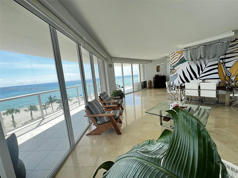 18671 Collins Ave #402 — Photo 4