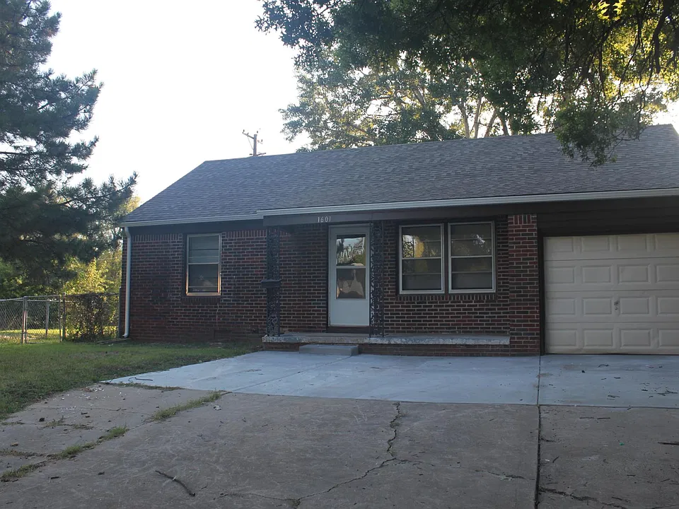 1601 N Kenmar Dr
