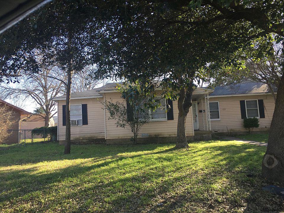 1st image of 120 E Comay Cir