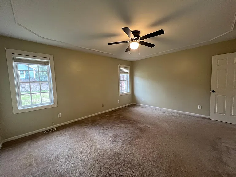809 Barneswyck Dr — Photo 8