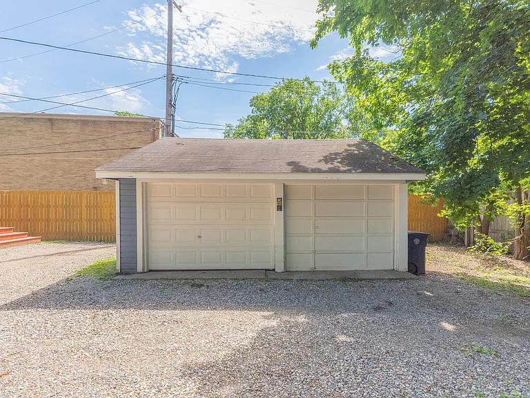 1123 W Huron St — Photo 54