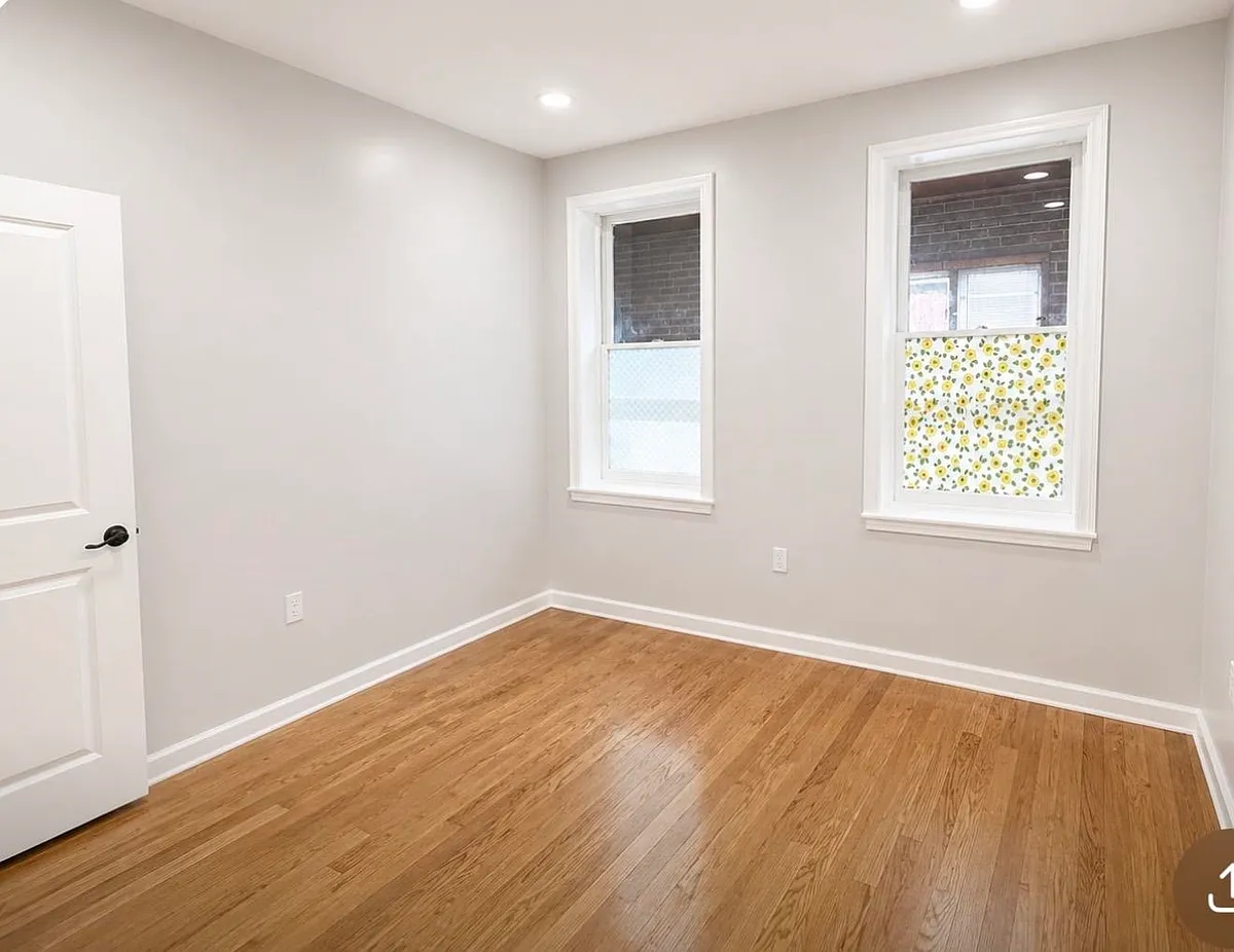 Building Photo - 146 W 27th St #1