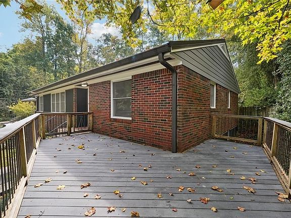 3rd image of 1201 Poplar Grove Dr