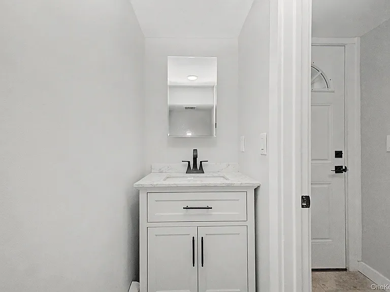 480 King St — Photo 7