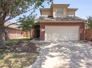 505 Horse Shoe Dr, Euless, TX 76039