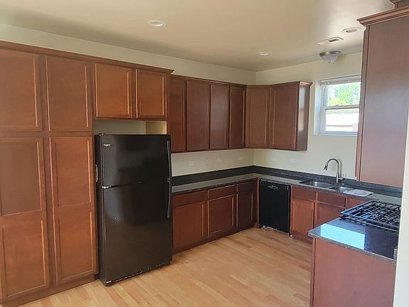 4th image of 7606 S Yates Blvd #1