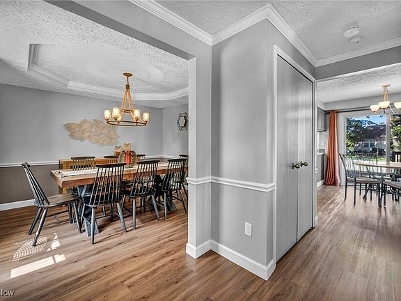 5th image of 567 Westminster Cir