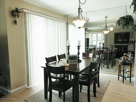 5th image of 440 E Dartmoor Way