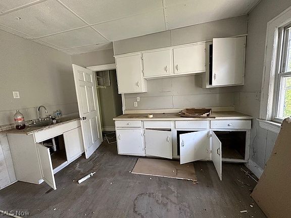 4th image of 3413 E 143rd St