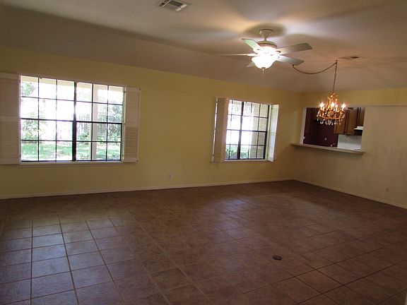 5th image of 1110 S Paisano Dr