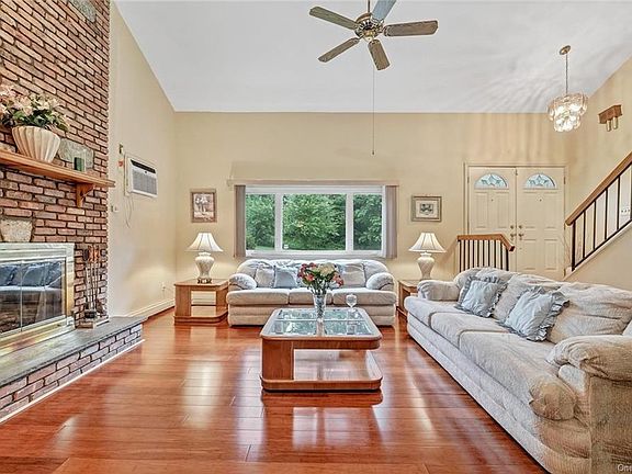 4th image of 2111 Mohansic Ave