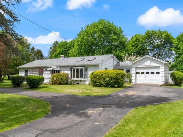 48 Mary St, Phelps, NY 14532