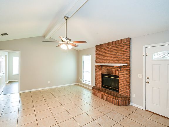 3rd image of 1804 Sherwood Dr