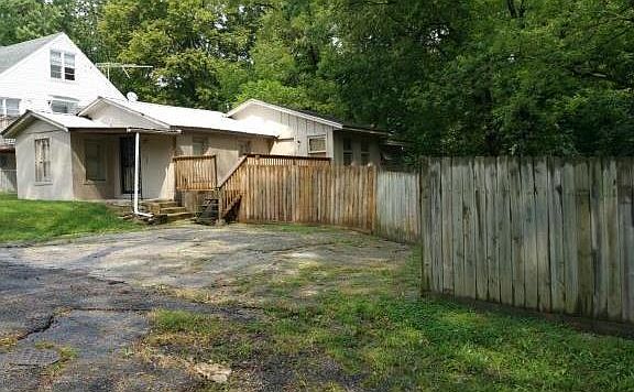 4th image of 925 S Hawthorne Ave