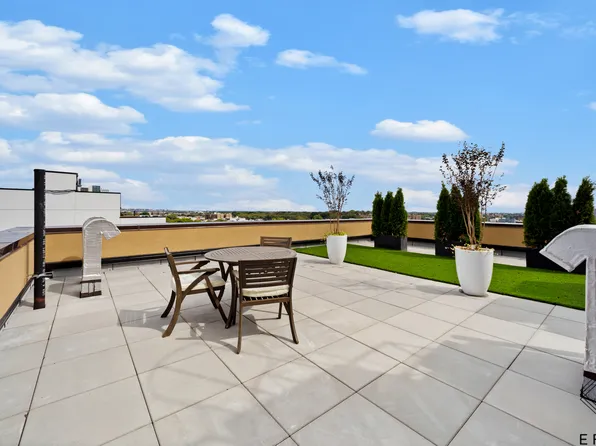 290 Linden Boulevard image 13 of 20