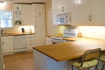 3rd image of 125 Ravenswood Dr