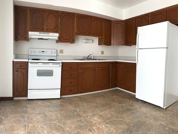 3rd image of 339 Johnet Dr APT 1